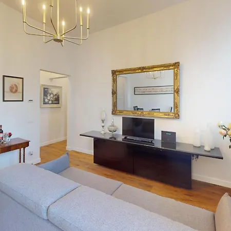 Central Rail By Sweet Homes * Florence