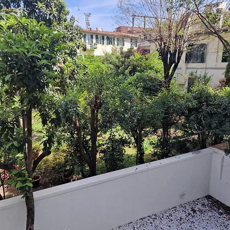 Central Rail By Sweet Homes Apartment